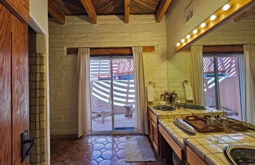 The Garden District House | PRESIDIO STYLE MID TOWN 3 BDRM HOME WITH POOL /HOT TUB