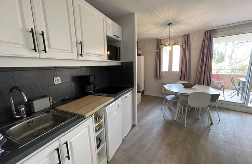 Giens Apartment | Presqu'ile de Giens - Apartment T2 - Terrace sea view - Waterfront