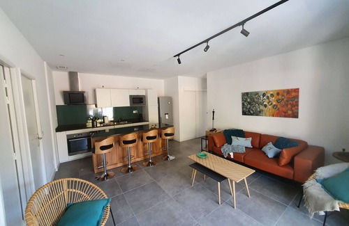 Tiuccia Apartment | PRESS PAUSE Swimming pool, sea view and beach on foot