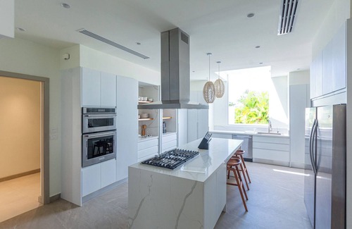 Las Palmas Villa | Prestige Villa Near Marina & Beach – Private Chef, Butler & Concierge Included