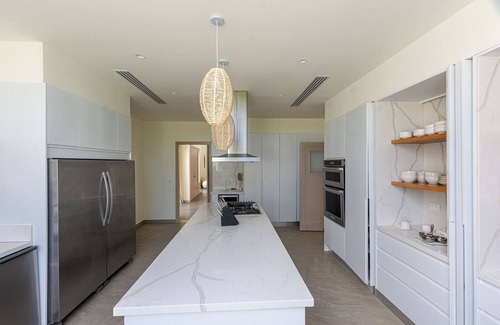 Las Palmas Villa | Prestige Villa Near Marina & Beach – Private Chef, Butler & Concierge Included