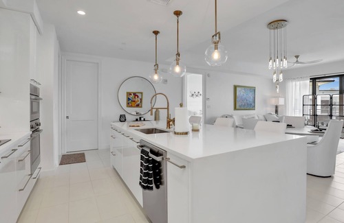 Redevelopment Area Condo | Prestigious 1,700 sq ft, 2-bedroom condo in beautiful Downtown Naples