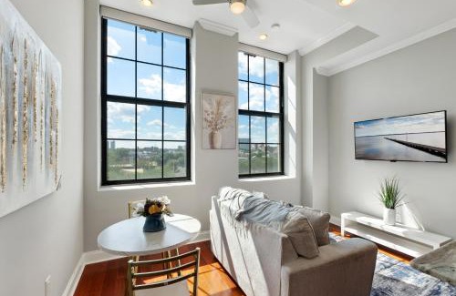 Olde Kensington Apartment | Prestigious 1br W Rooftop Pool