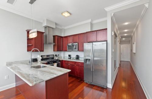 Olde Kensington Apartment | Prestigious 1br W Rooftop Pool