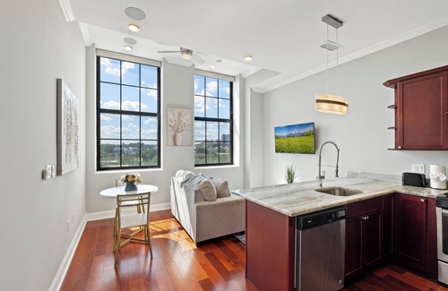 Olde Kensington Apartment | Prestigious 1BR w/Rooftop Pool