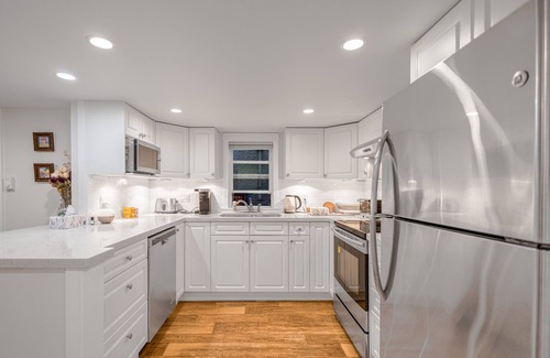 West Point Grey House | Prestigious 2 Bedrooms 2 Baths in West Point Grey