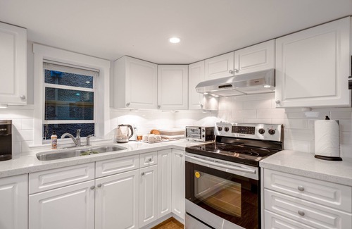 West Point Grey House | Prestigious 2 Bedrooms 2 Baths in West Point Grey