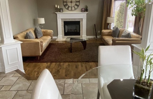 Blainville House | Prestigious 4BR home. Private backyard. Heated pool.