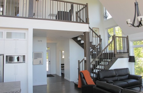 Saint-Joseph-de-la-Rive House | Prestigious 5 Bedroom Vacation Home Offering Stunning Views of St-Lawrence River