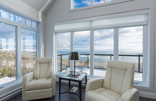Saint-Joseph-de-la-Rive House | Prestigious 5 Bedroom Vacation Home Offering Stunning Views Of St-Lawrence River