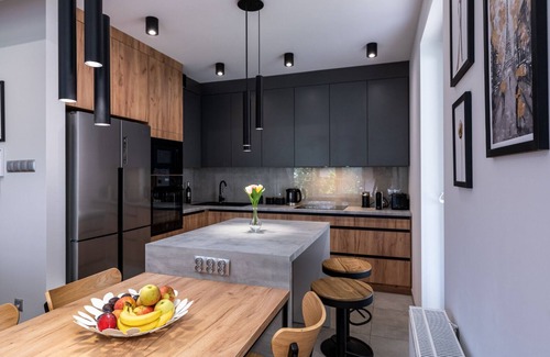 Biezanow - Prokocim House | Prestigious Residence with Garden, Garage, and Elegant Rooms