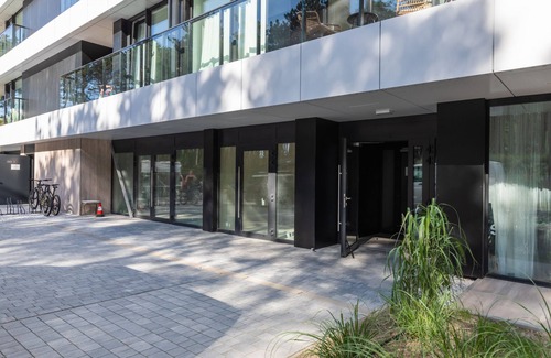 Trzebiatow Apartment | Prestigious Shellter Suite Flora Apartment