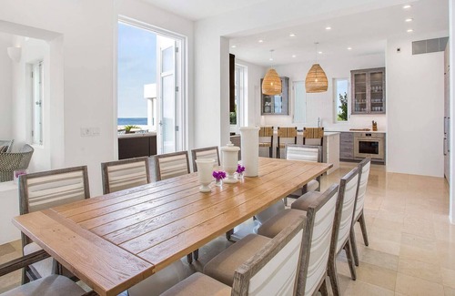 Long Bay Village Villa | Prestigious tropical 5 bedroom villa at the beach