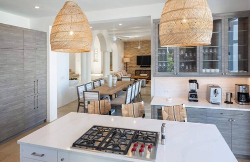 Long Bay Village Villa | Prestigious tropical 5 bedroom villa at the beach