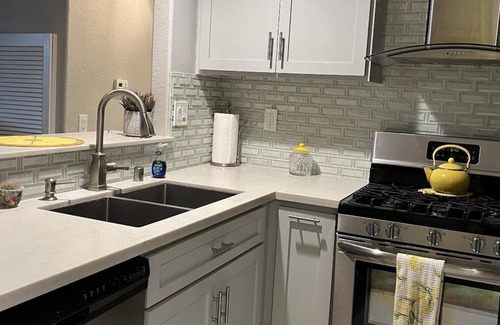 Aliso Viejo Condo | Prestigous Location within LBUSD. Mid to Long Term Discounts. Views of Foothills