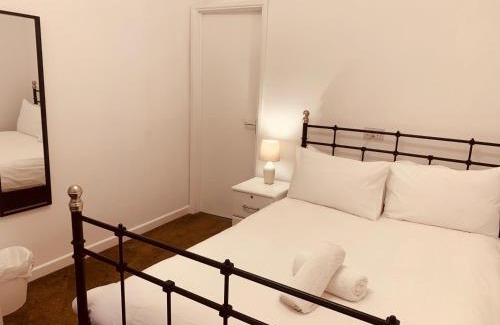 Yeovil Bed & Breakfast | Preston Hotel