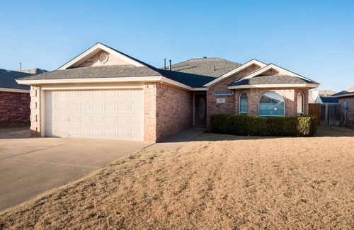 Lubbock House | Preston Place - 3BR/2BA - Pet Friendly
