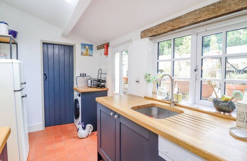 Ffestiniog Cottage | PRESWYLFA, pet friendly, with open fire in Ffestiniog