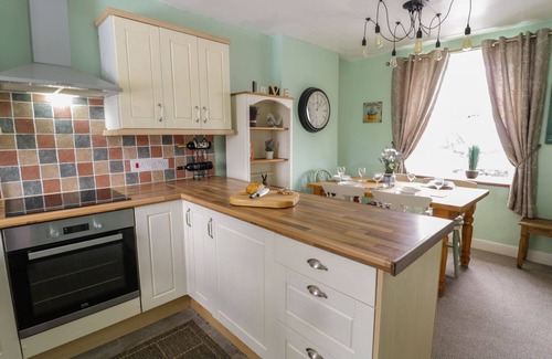 Penmachno Cottage | PRESWYLFA, pet friendly, with open fire in Penmachno