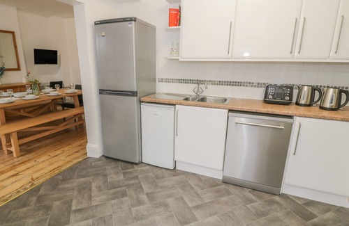 Bont Newydd House | PRESWYLFA, pet friendly, character holiday cottage in Caernarfon