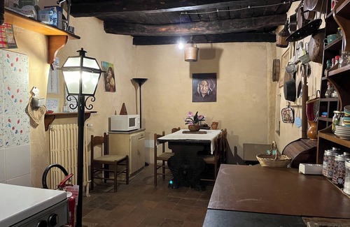 Giuliano di Roma House | Preta Nera Van Gogh - One Bedroom Guest House, Sleeps 2