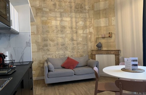 Bordeaux Sud Apartment | Pretty 2 bedroom duplex apartment full of charm