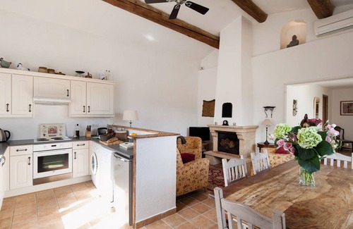 Bonnieux Villa | Pretty 4 star gite, stunning views!nJoli gîte 4 étoiles, vue imprenable!