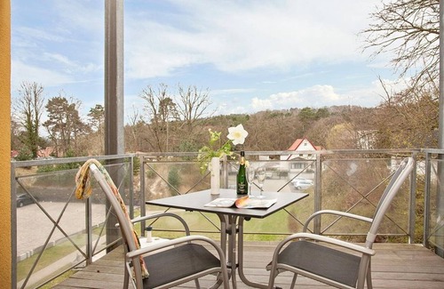 Seebad Heringsdorf Apartment | Pretty apartment with two balconies - only 100m to the kilometer-long Baltic Sea beach