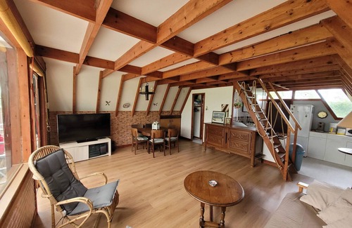 Ver-sur-Mer House | Pretty atypical chalet by the sea with a 2500 m² garden