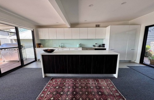 Pretty Beach House | 'Pretty Beach Escape' by Accom Holidays