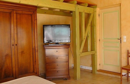 Agme Apartment | Pretty bedroom adjoining a country house