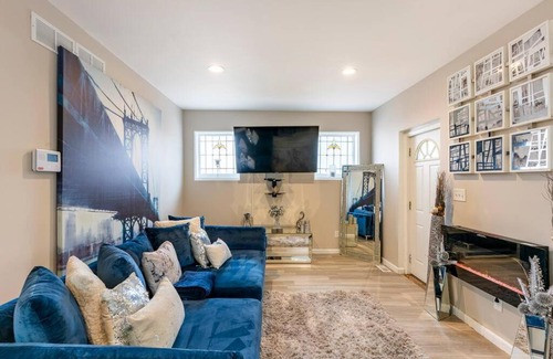 St. Louis House | Pretty Blue Bungalow