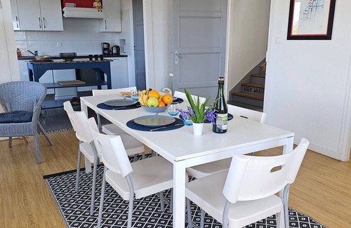 Landeda Ski Chalet | Pretty Breton house with sea view near the beaches and port of Aber Wrach