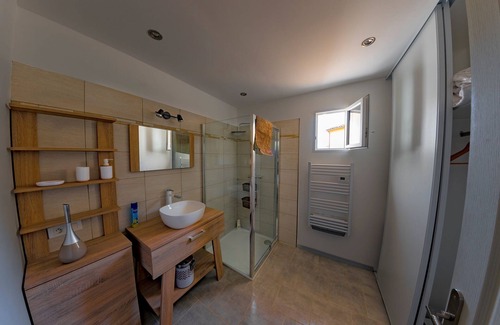 Le Luc Cabin | Pretty bungalow in Le Luc-En-Provence