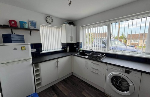 Saundersfoot House | Pretty Bungalow in Saundersfoot, Pembrokeshire (with Wi-Fi)