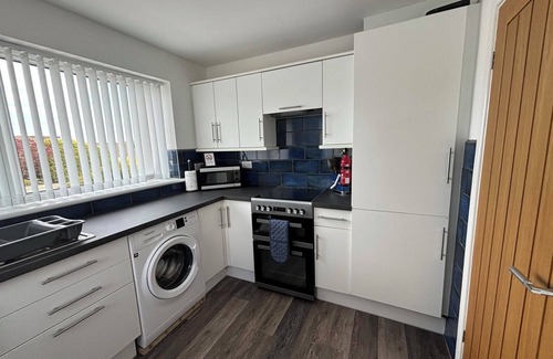 Saundersfoot House | Pretty Bungalow in Saundersfoot, Pembrokeshire (with Wi-Fi)
