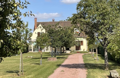 Petit Moisenay House | Pretty country house in quiet, picturesque village