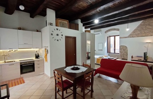 Paola Apartment | Pretty Cozy Studio Apartment in Paola