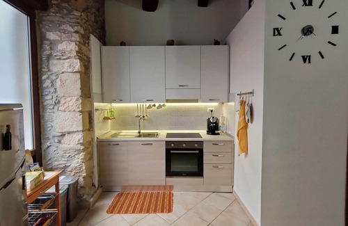 Paola Apartment | Pretty Cozy Studio Apartment in Paola