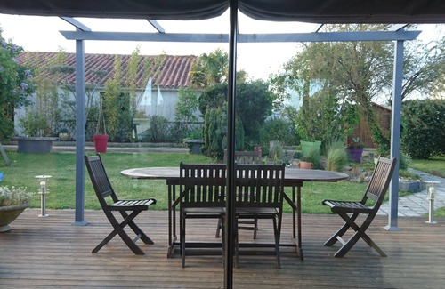 Olonne-sur-Mer House | Pretty family home near sea, forest and marsh