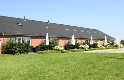 Haaksbergen Apartment | Pretty Farmhouse in Haaksbergen near Forest