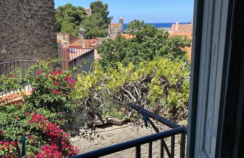 Collioure House | Pretty Fisherman's cottage 2 minutes from the beach! Sea/city view! Picturesque street! Patio