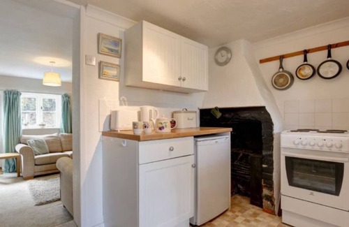 Little Walsingham Cottage | Pretty flint cottage in tranquil setting close to coast and Walsingham shrines