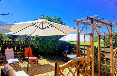 Saint-Aubin-de-Nabirat Cottage | Pretty one bedroom gite, with en-suite facilities and its own private garden