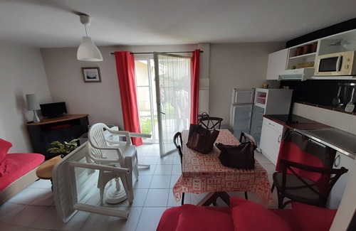 Le Verdon-sur-Mer House | Pretty holiday home in a residence with swimming pool