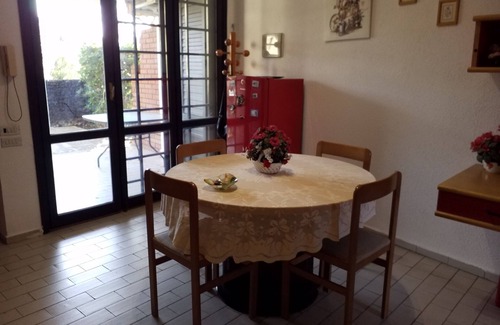 Cannizzaro Apartment | Pretty holiday home by the sea, between the Sheraton hotel and the Baia Verde hotel.