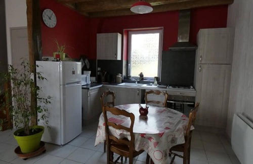 Buzancais Ski Chalet | Pretty holiday home "Gîte des Ecureuils"