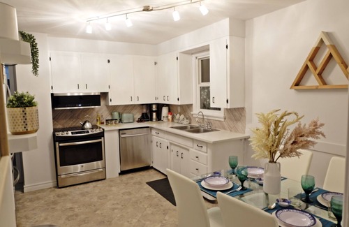 Southwest Edmonton House | Pretty home in the heart of Edmonton. Main floor, Pet-Friendly!
