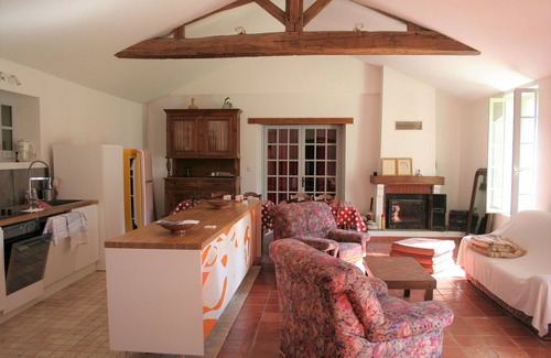 Avrille House | Pretty house in a nice park
