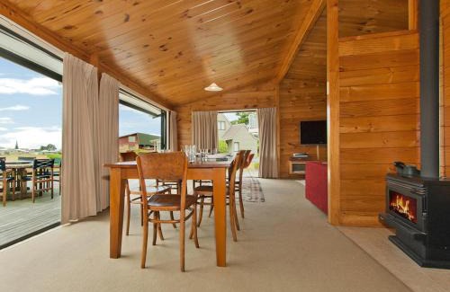 Pauanui House | Pretty in Pauanui - Pauanui Holiday Home
